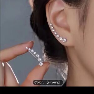 New Women Elegant Curved Stud Earrings with Sparkling Cubic Zirconia